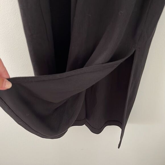 NWOT Chelsea28 Black Ribbed FITTED Midi Dress. Size Small - Picture 5 of 7